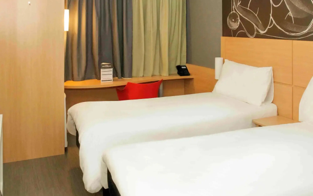 ibis Jatai