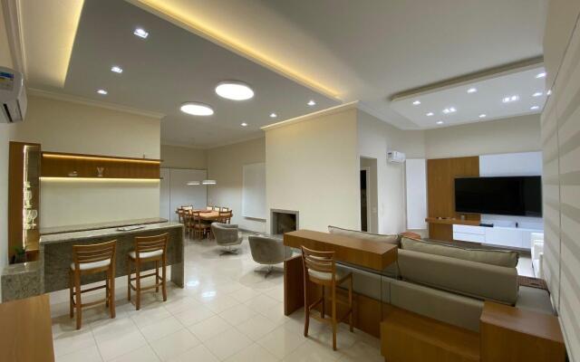 Casa Térrea 3 suítes Piscina Jurere Internacional