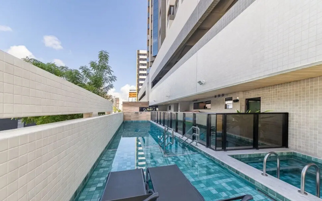 Apart in Building w/ Pool and Barbecue. Sli0715
