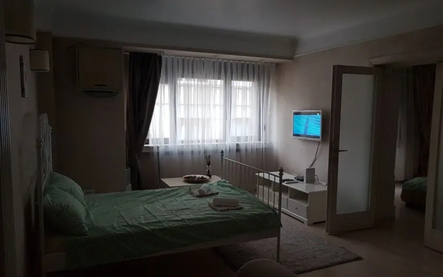 Accomodation by Cami