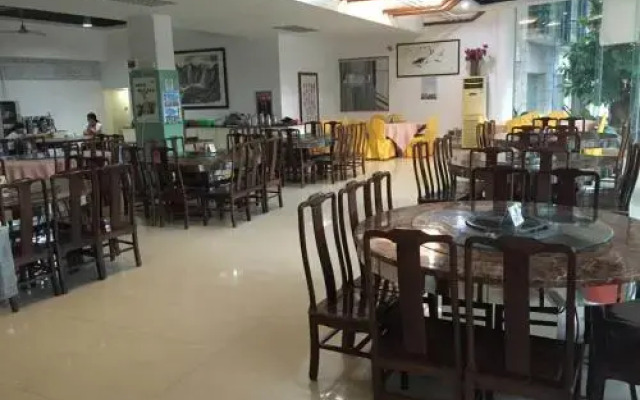 Huizhou Luofu Yixuan Hotel