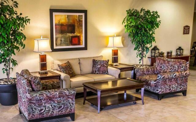 Comfort Inn & Suites