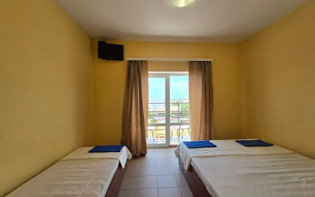 Pirat Hotel (Пират)