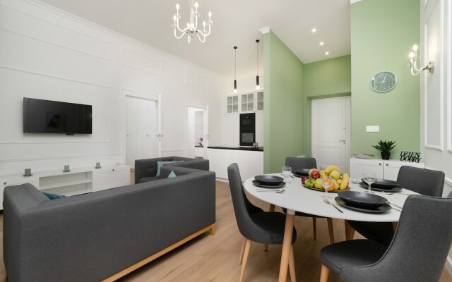Green Apartment Piotrkowska by Renters