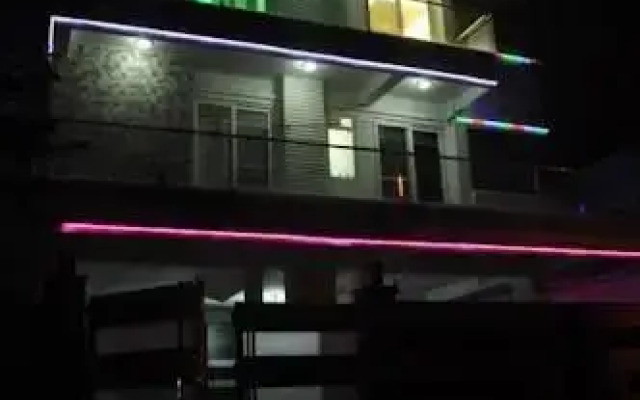 Waris Guest House Noida, Sec-30
