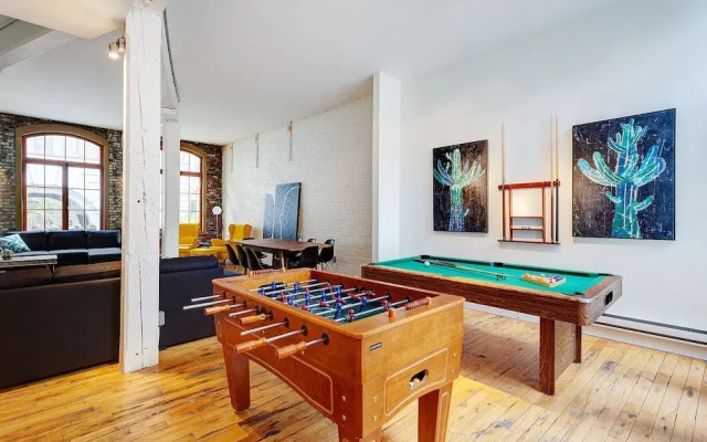Bachelor Pad by Hometrotting