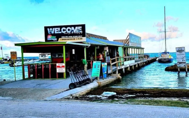 Voyager Sun & Reef Hotel
