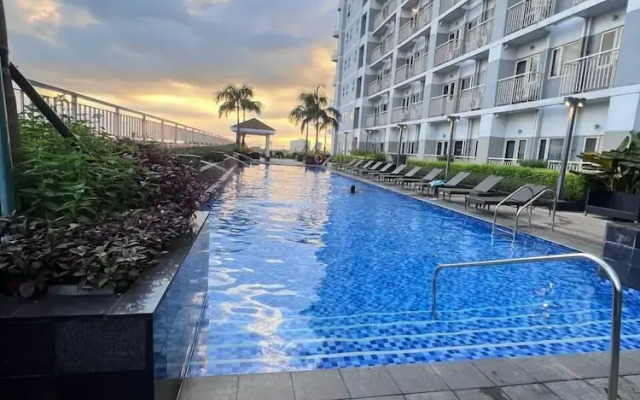 Unistay Coast Res R38 with Bal-Sunset Vw