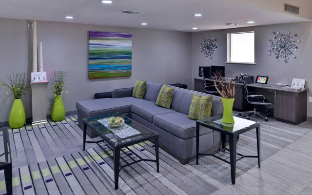 Comfort Inn & Suites Frisco - Plano