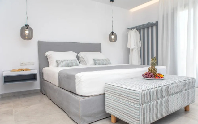 Crystal Mare Suites
