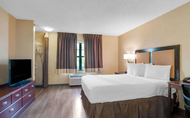 Extended Stay America Suites Los Angeles Torrance Harborgate - Image 5