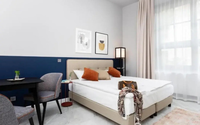 H11 Aparthotel