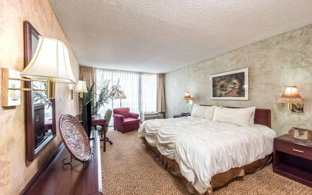 Ramada by Wyndham Dallas Love Field