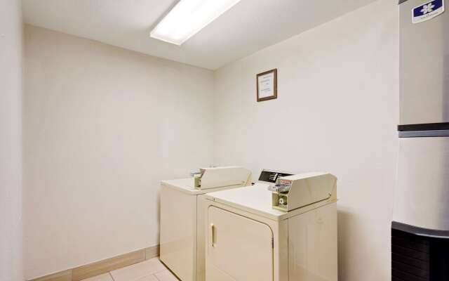 Super 8 by Wyndham Lexington/Hamburg Area