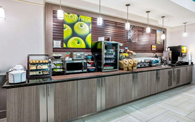 La Quinta Inn & Suites by Wyndham Conroe