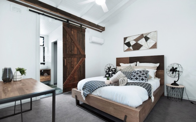 UNIQUE - New York Loft Style Townhouse – Guest Rooms – Newcastle