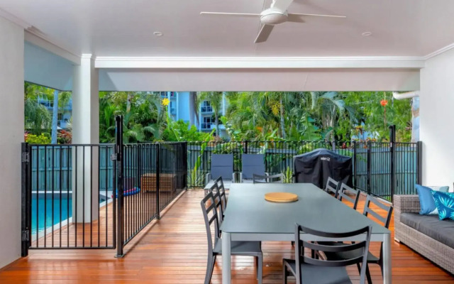 Canopy House - Palm Cove