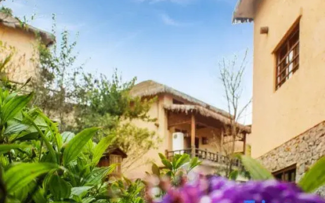 Yuanyang Yuanshe Mulaya Homestay (Terraced Field Scenic Area)