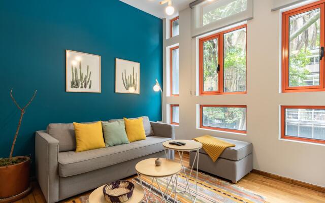 Beautifully Designed, Hi Tech Apt in La Condesa