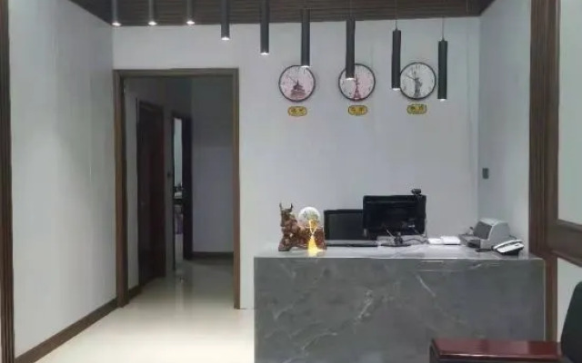 Pianguan Laoniuwan Business Hotel