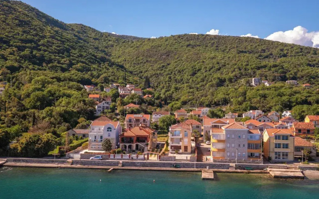 Seafront Haven Darka