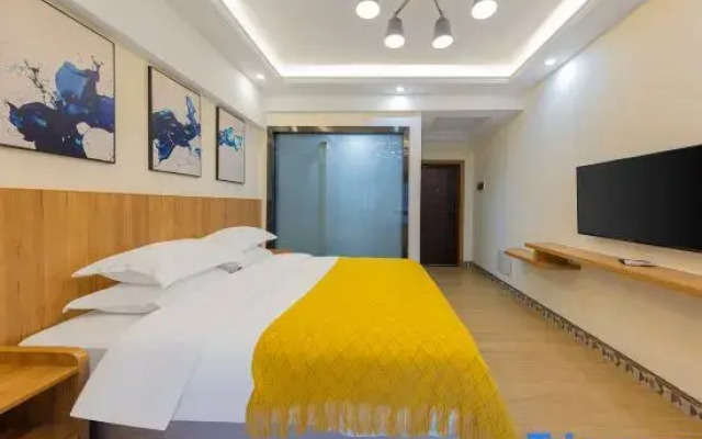 Yuejianglou Homestay (Zhangjiajie Dayong Ancient City Pedestrian Street Branch)
