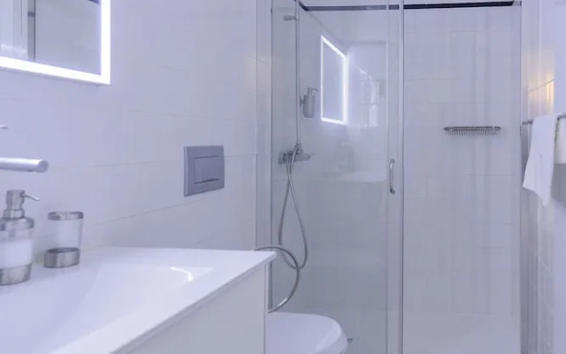 Liiiving in Porto - Trindade Deluxe Studio 3T