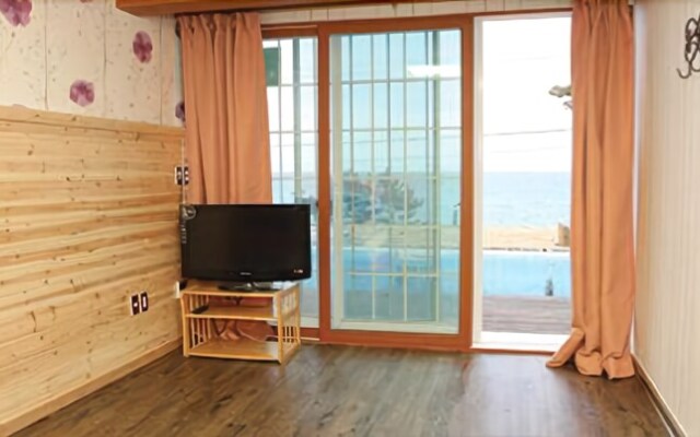 Yeongdeok Daekyung Pension