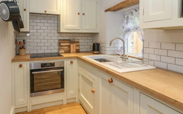 5 Bank Cottage