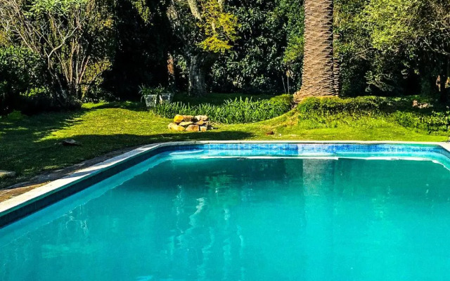 19 Glenhof Road House