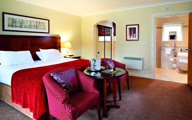 Macdonald Elmers Court Hotel