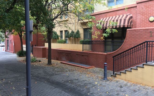 City Escape 2BD in Adelaides East End 3