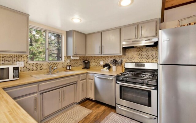 Pinewood Inn #2093 by Big Bear Vacations