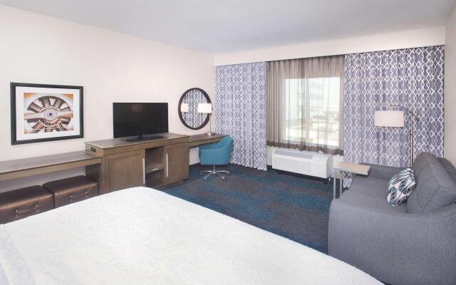 Hampton Inn & Suites LAX El Segundo