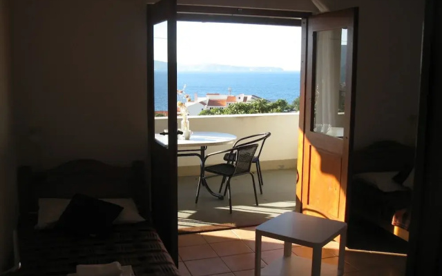 Apartmani Bako Komiza