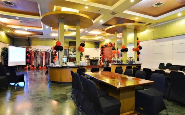 ZEN Rooms Near Grand Indonesia Mall