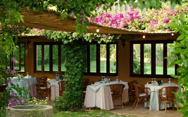 Reserva Rotana Hotel