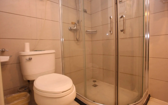 Chengdu Longhu Haibin Hotel