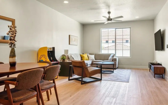 Southern Escape by RedAwning