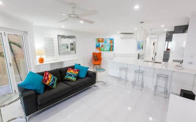603 On The Beach - Luxury Apartment