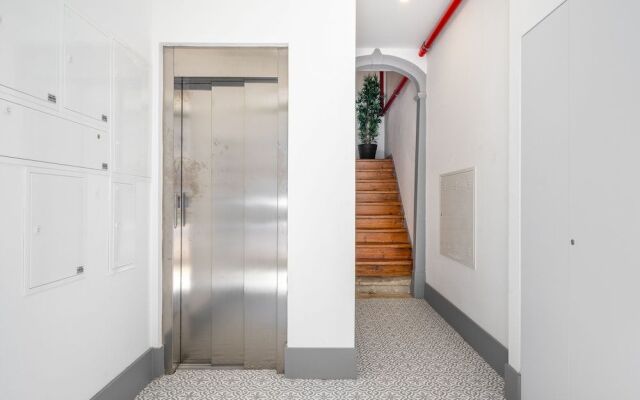 Modern Lisbon Apartments by SoulPlaces