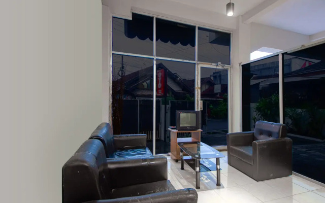 OYO 3083 D Kost 3 Syariah