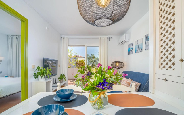 Holidays Royal Marine