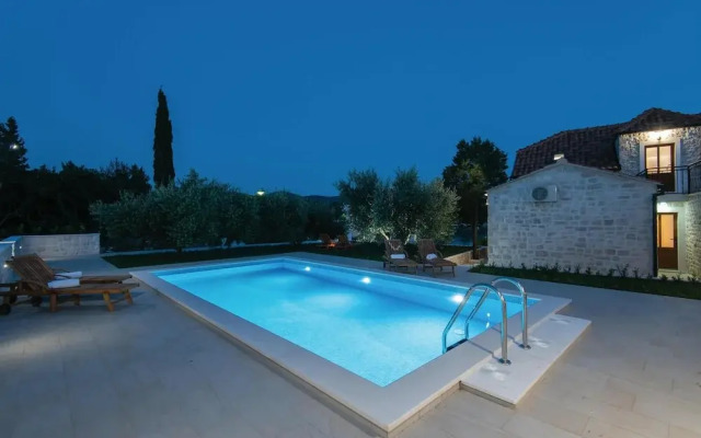 Stunning Home in Loviste With Wifi and 3 Bedrooms