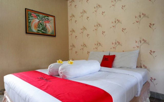 RedDoorz near Mayura Park Lombok 2