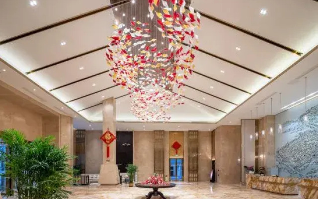 Huajing International Hotel (Xixian Ancient City West Gate)