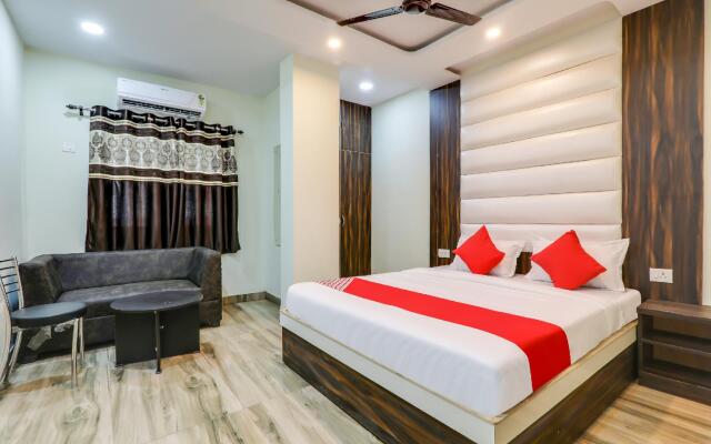 OYO 75217 Hotel Navya Grand