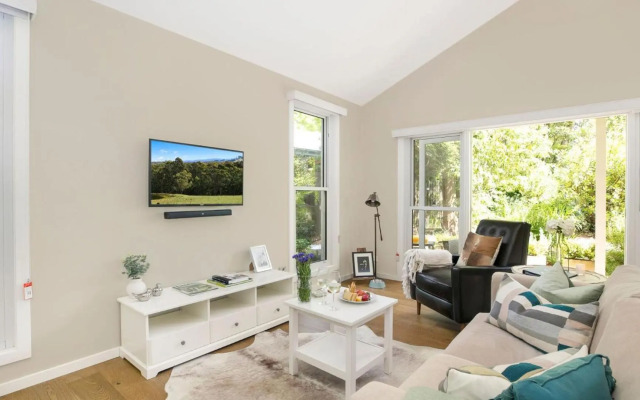 Banyula Annex - stylish and contemporary retreat