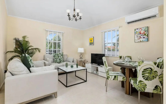 Cozy 3br2ba Great Location w Private Pool Patio