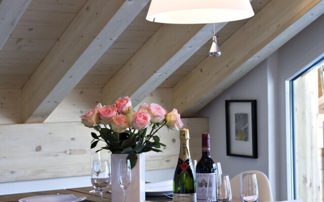Chalet Altesse Serviced Apartments